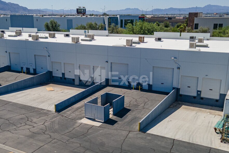 More Photos Of 4535 Statz St, North Las Vegas Warehouse For Lease