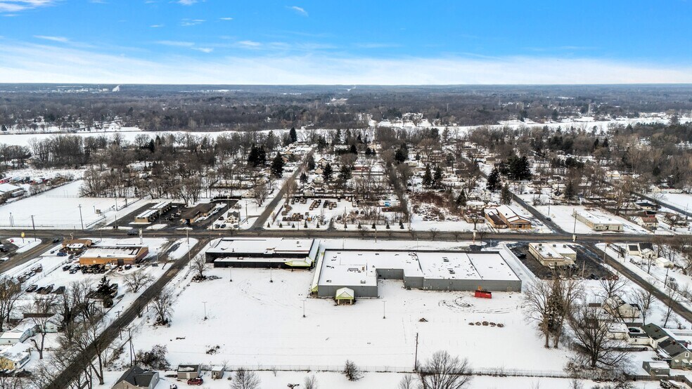 More Photos Of 3402 Richfield Rd, Flint Freestanding For Lease