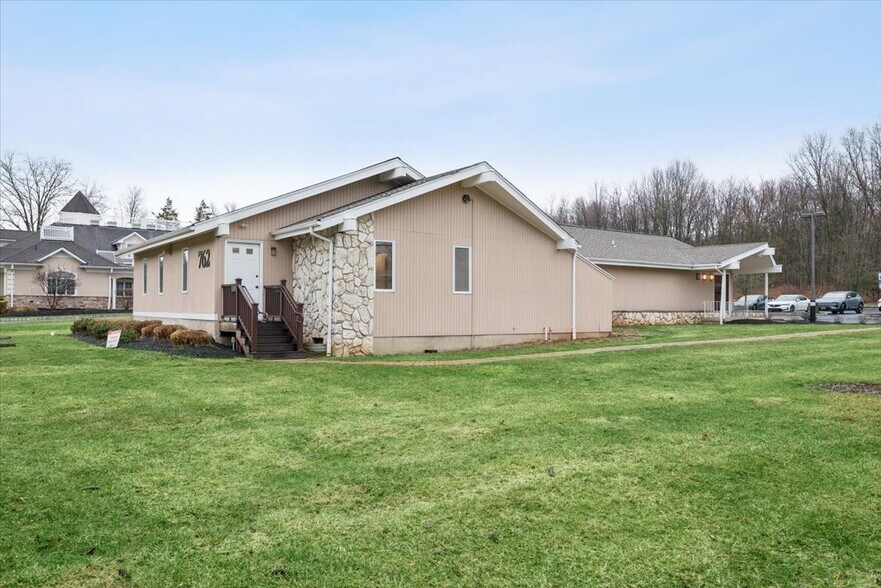 More Photos Of 762 US HIGHWAY 202/206, Bridgewater Medical For Lease