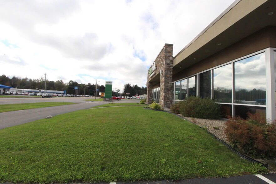 More Photos Of 3861-3870 West Rd, Cortland Auto Dealership For Sale