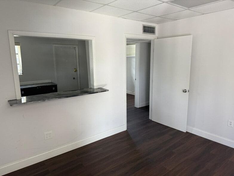 More Photos Of 16600 NE 8th Ave, North Miami Beach Medical For Lease