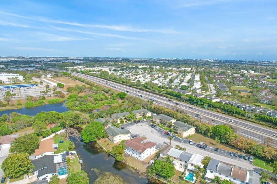 More Photos Of 461 Sunshine Dr, Coconut Creek Apartments For Sale