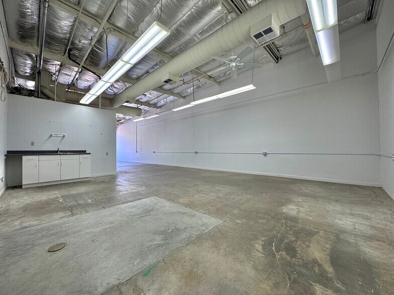 More Photos Of 922 San Leandro Ave, Mountain View Light Manufacturing For Lease