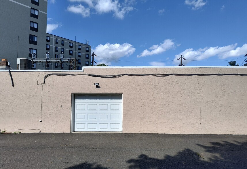 More Photos Of 42 Penn St, Hatboro Storefront For Sale