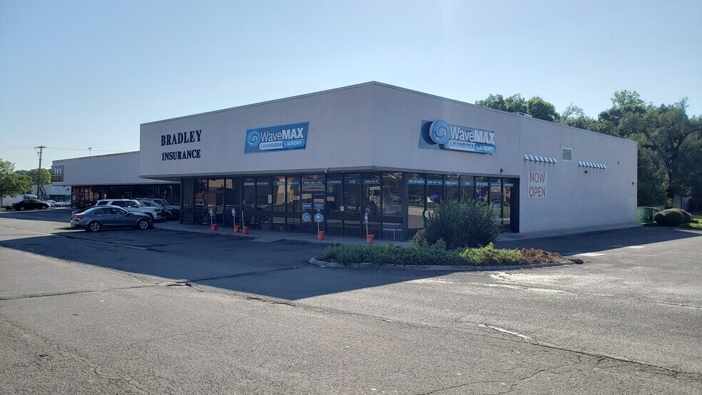 More Photos Of 314 Merchants Dr, Knoxville General Retail For Sale