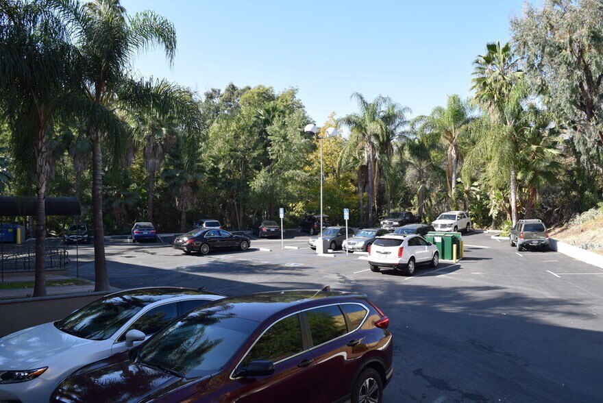 More Photos Of 405 S State College Blvd, Brea Storefront Retail Office For Lease