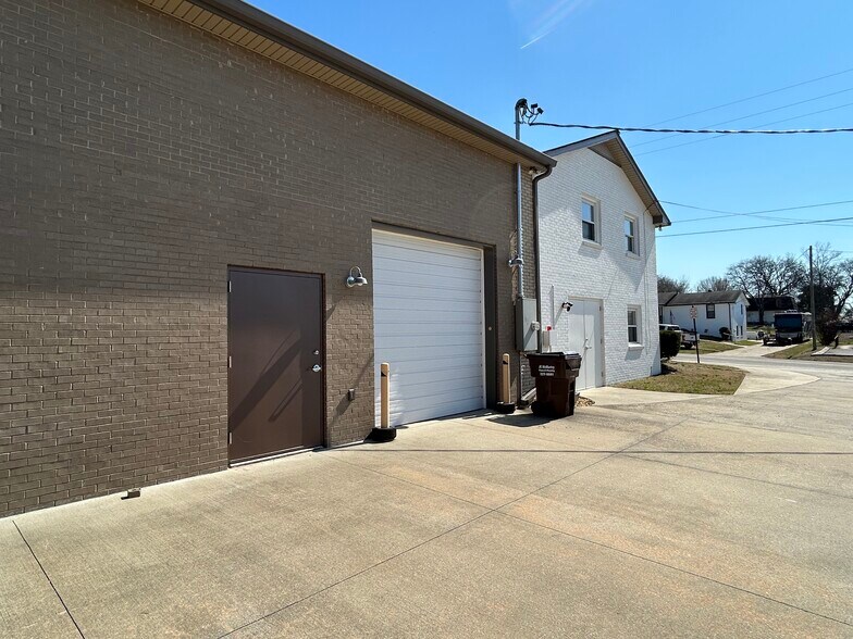 More Photos Of 74 E Hill St, Mount Juliet Office For Lease