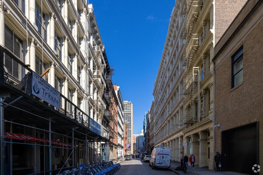 More Photos Of 127 Greene St, New York Apartments For Lease