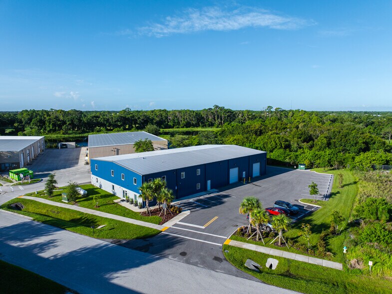 More Photos Of 8280 Consumer Ct, Sarasota Light Manufacturing For Sale