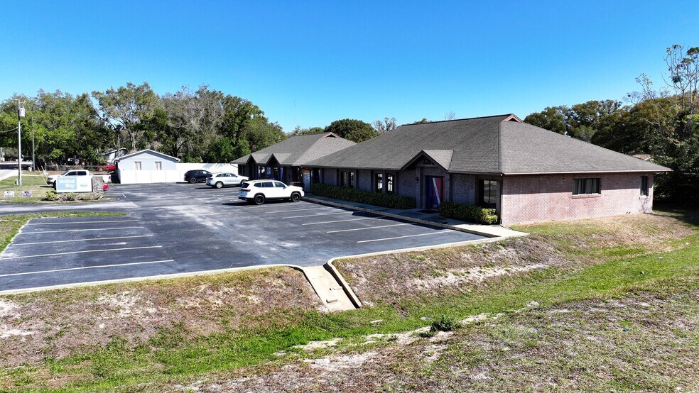 More Photos Of 32644 Blossom ln, Leesburg Office For Sale