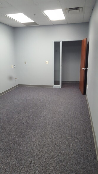 More Photos Of 1890 Commerce Center Blvd, Fairborn Office For Lease