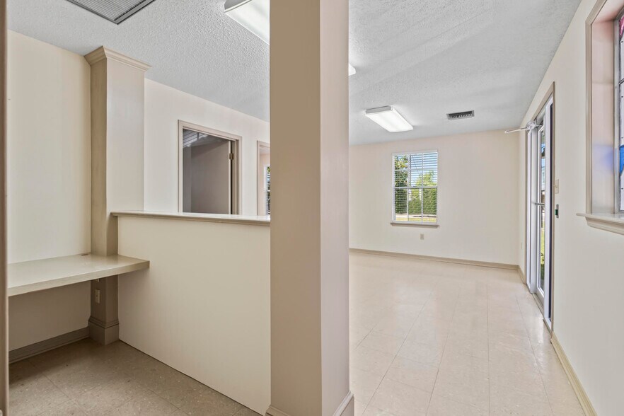 More Photos Of 676 E I 10 Service Rd, Slidell Office For Sale