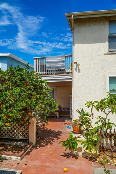 More Photos Of 2114 Abbott St, San Diego Apartments For Sale