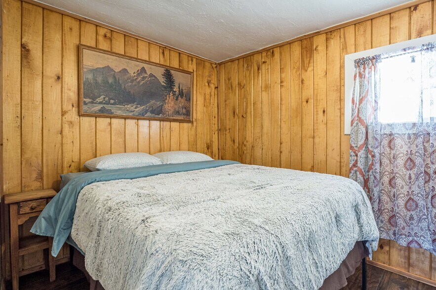More Photos Of 21221 Baron Lake Dr, Cedaredge Hotel For Sale