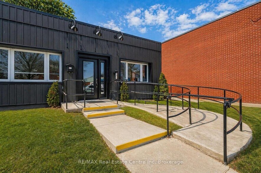 Primary Photo Of 150 Main St, Erin Storefront For Sale