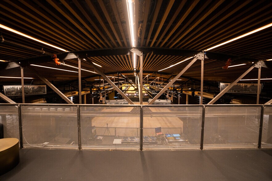 More Photos Of 505 E 7th St, Austin Freestanding For Sale