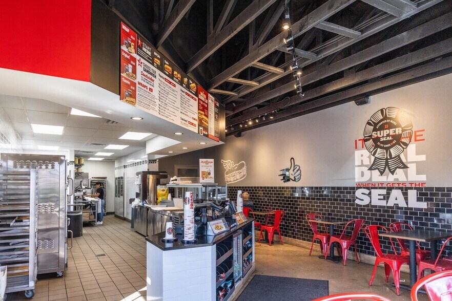 More Photos Of 325 N Sandhill Blvd, Mesquite Service Station For Sale