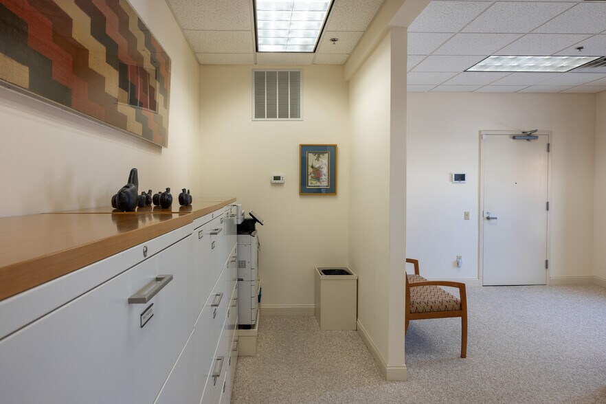 More Photos Of 56 College St, Asheville Office For Lease