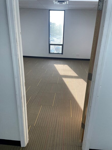 More Photos Of 138 S Rosemont Rd, Virginia Beach Medical For Lease