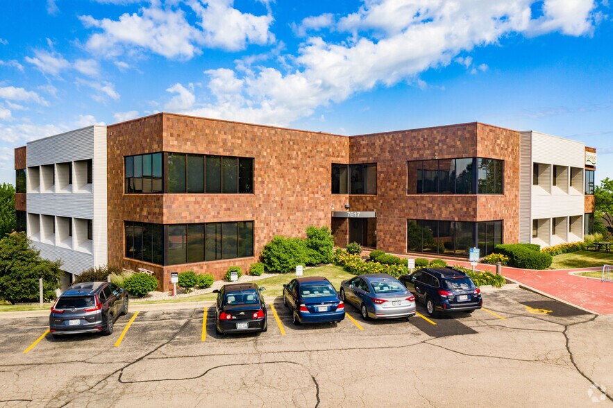 More Photos Of 7617 Mineral Point Rd, Madison Office For Lease