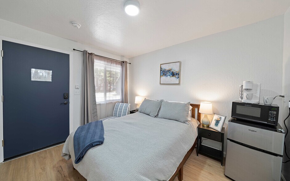 More Photos Of 3918 Pioneer Trl, South Lake Tahoe Hotel For Sale