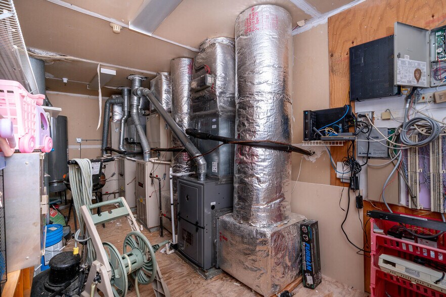 More Photos Of 2081 Mesa Valley Way, Austell Specialty For Sale