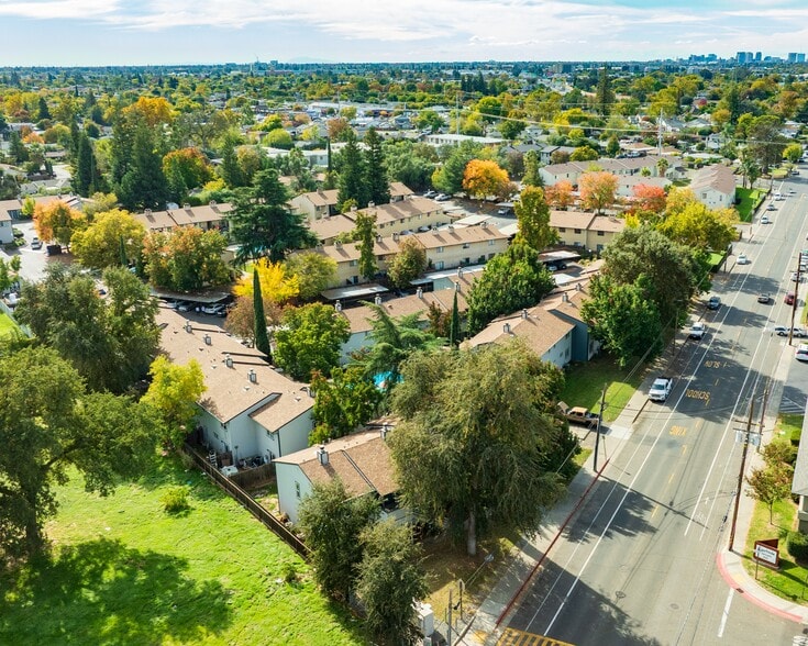 More Photos Of 2228 Edison Ave, Sacramento Apartments For Sale