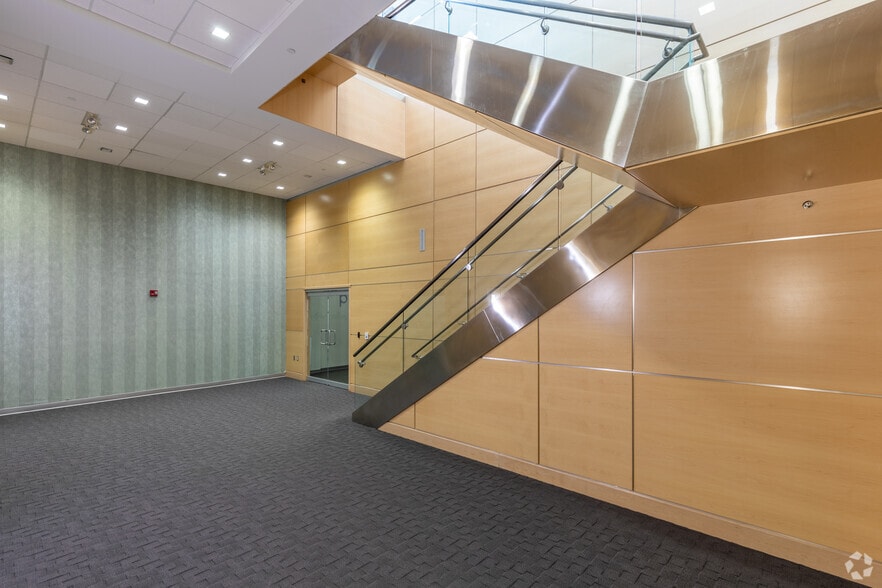 More Photos Of 5210 S State Rd, Ann Arbor Flex For Lease