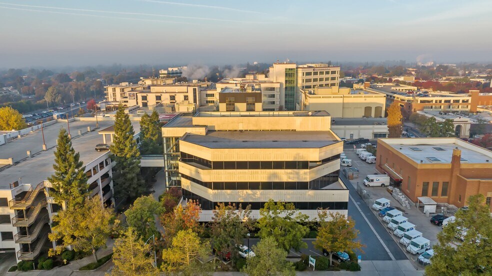 More Photos Of 100 Willow Plz, Visalia Medical For Sale