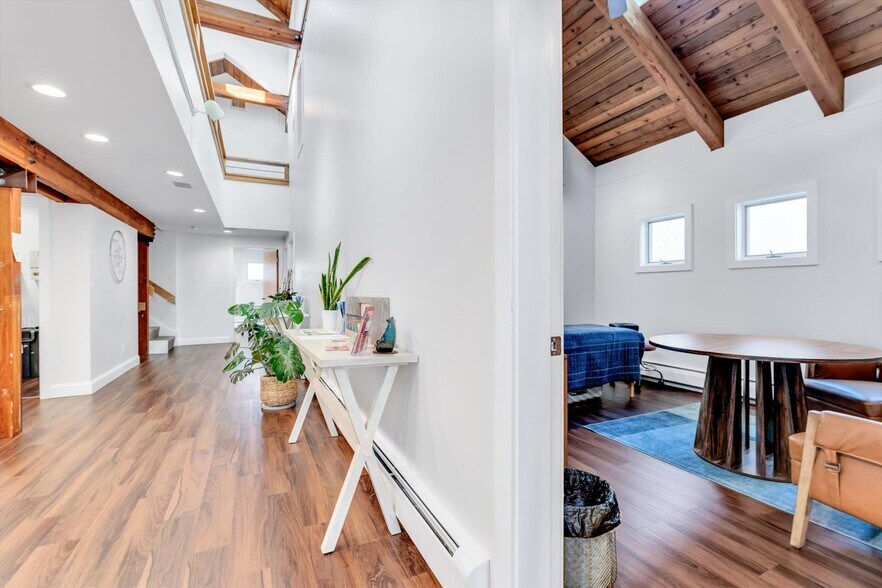 More Photos Of 1049 Main St, West Barnstable Medical For Sale