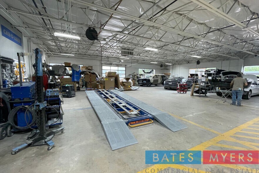 More Photos Of 8730 King George Dr, Dallas Service For Sale