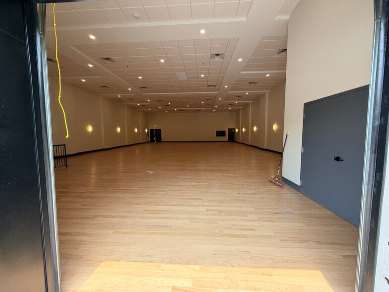 More Photos Of 6809 Belair Rd, Baltimore Coworking Space