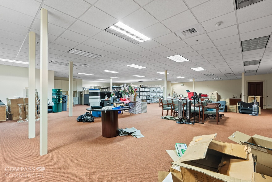 More Photos Of 735 SW 6th St, Redmond Office For Lease