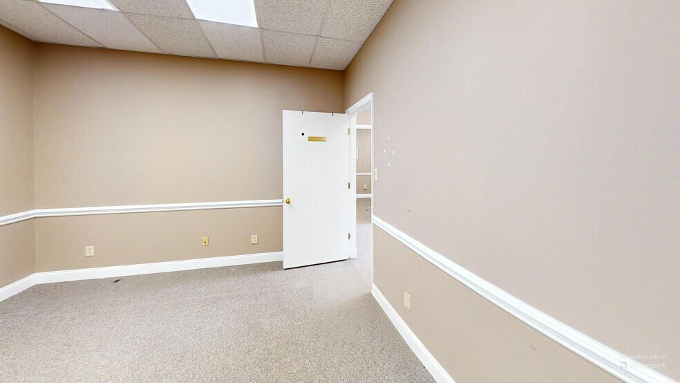 More Photos Of 4949 Albemarle Rd, Charlotte Office For Lease