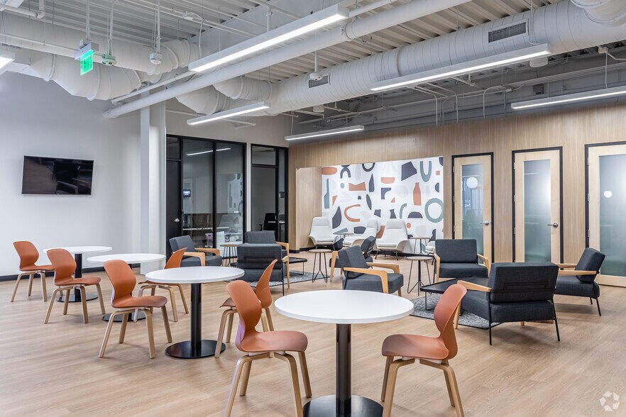 More Photos Of 5001 W Founders Way, Rogers Office For Lease