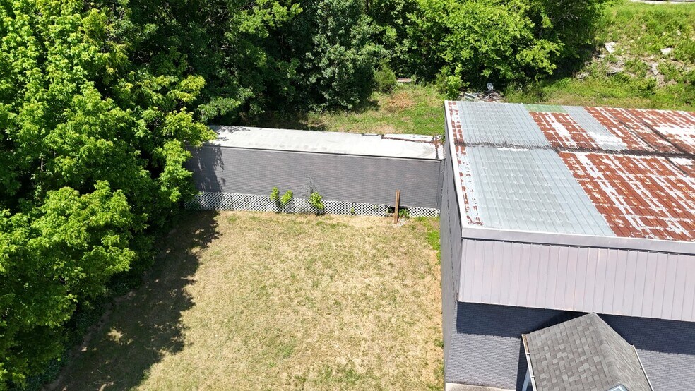More Photos Of 10894 Nashville Hwy, Liberty Freestanding For Sale