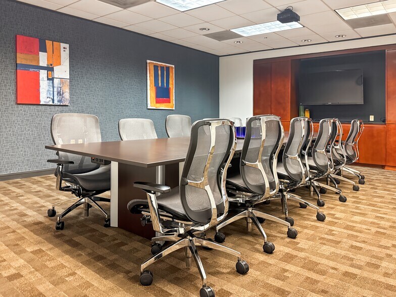 More Photos Of 7300 W 110th St, Overland Park Coworking Space