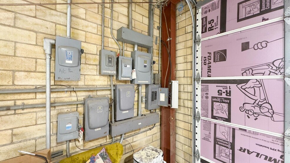 More Photos Of 115 Engel St, Houston Flex For Lease