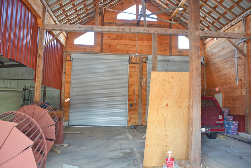 More Photos Of 35421 A1/2 SH-249, Pinehurst Light Distribution For Lease