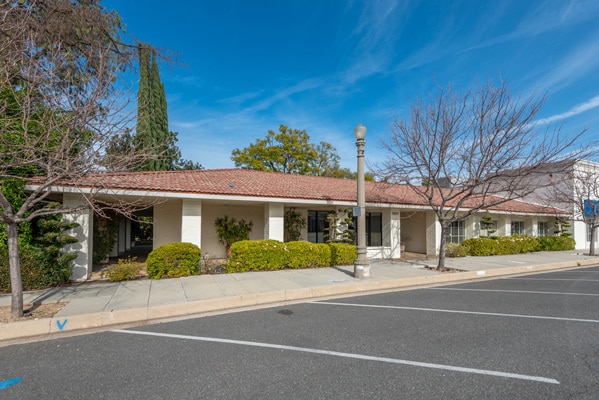 More Photos Of 2065-2095 Huntington Dr, San Marino Office For Sale