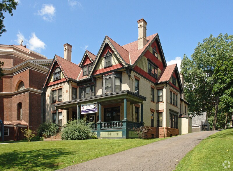 Primary Photo Of 360 Farmington Ave, Hartford Office Residential For Sale