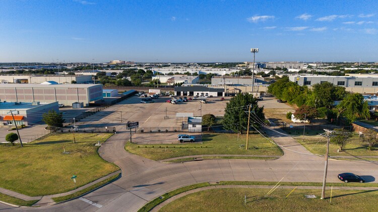 More Photos Of 3104 S Rigsbee Dr, Plano Service For Lease
