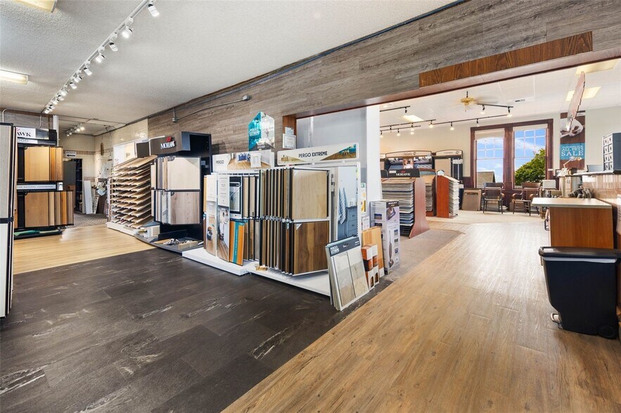 More Photos Of 542 Main St, Edmonds Freestanding For Sale