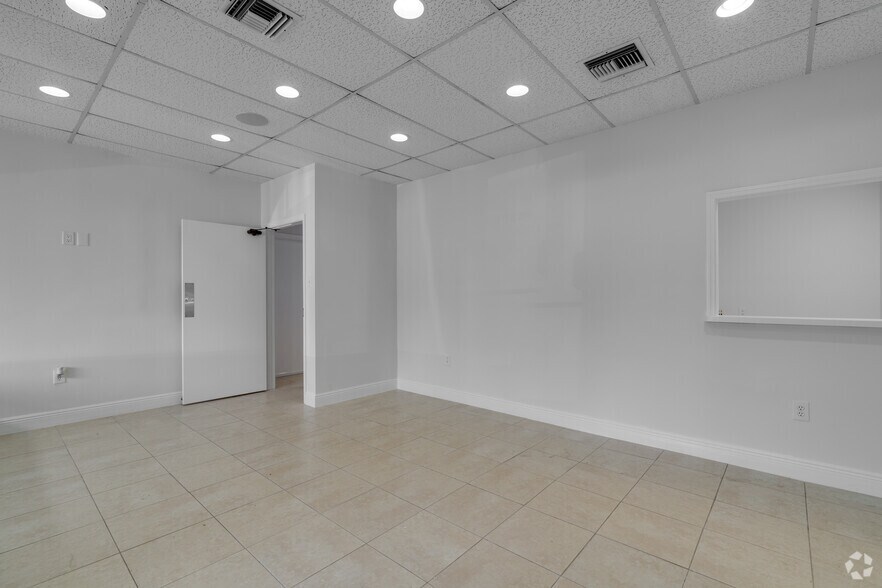 More Photos Of 7100-7200 W Commercial Blvd, Lauderhill Medical For Sale