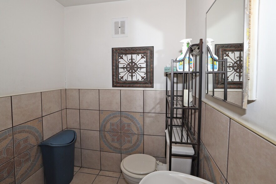 More Photos Of 1841 S Bolton St, Amarillo Auto Repair For Sale