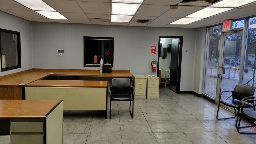 More Photos Of 169 Akers Rd, Hot Springs Distribution For Sale