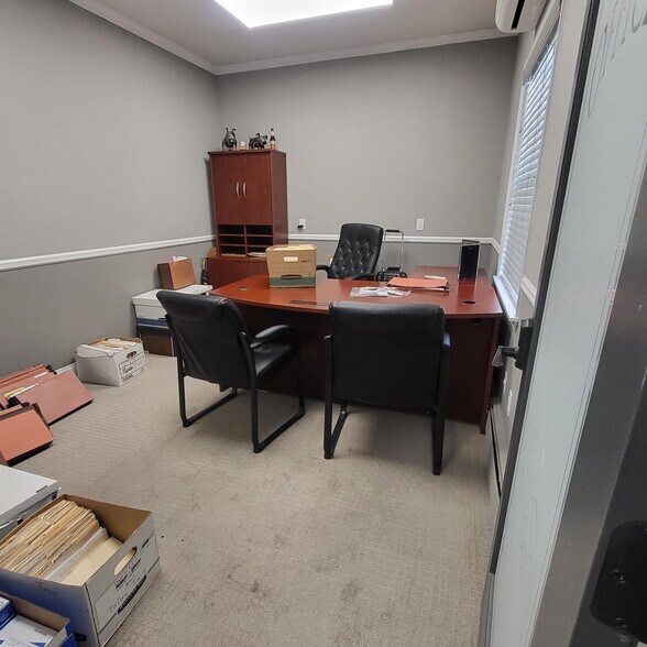 More Photos Of 64 Hilton Ave, Hempstead Office For Sale