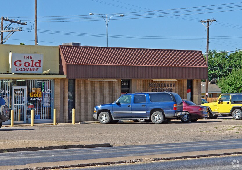 More Photos Of 2451 34th St, Lubbock Freestanding For Sale