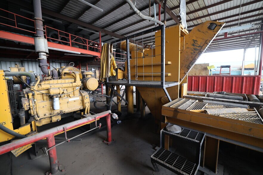 More Photos Of 11420 S State Highway 16, San Antonio Auto Repair For Sale