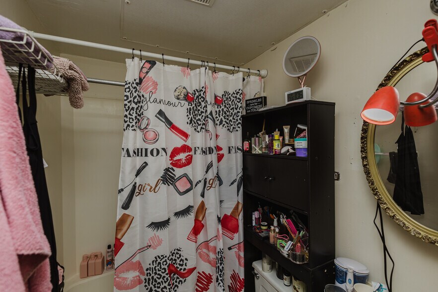 More Photos Of 401 E Avenue A, Hutchinson Apartments For Sale